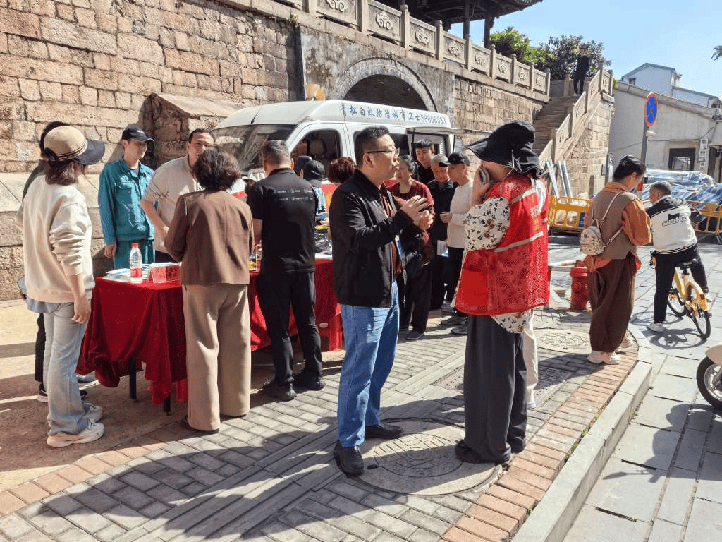 市房屋安全管理中心到鼓樓社區(qū)開展白蟻防治科普宣傳活動:白蟻防治